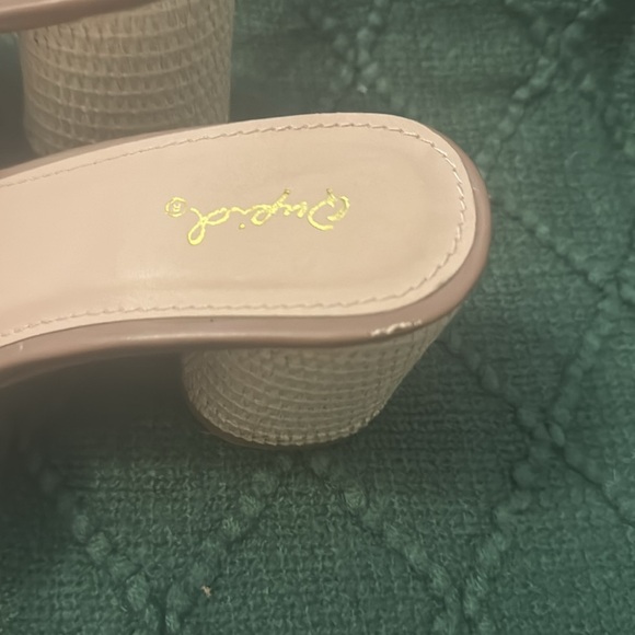 Multi Crisscross Straps Natural Raffia Oval Block Heel Slip On Sandals Size 8 - Picture 6 of 11